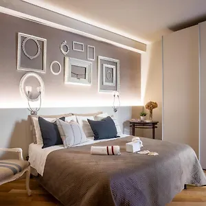 Elegant Location In - 2 Free Parking! Apartament